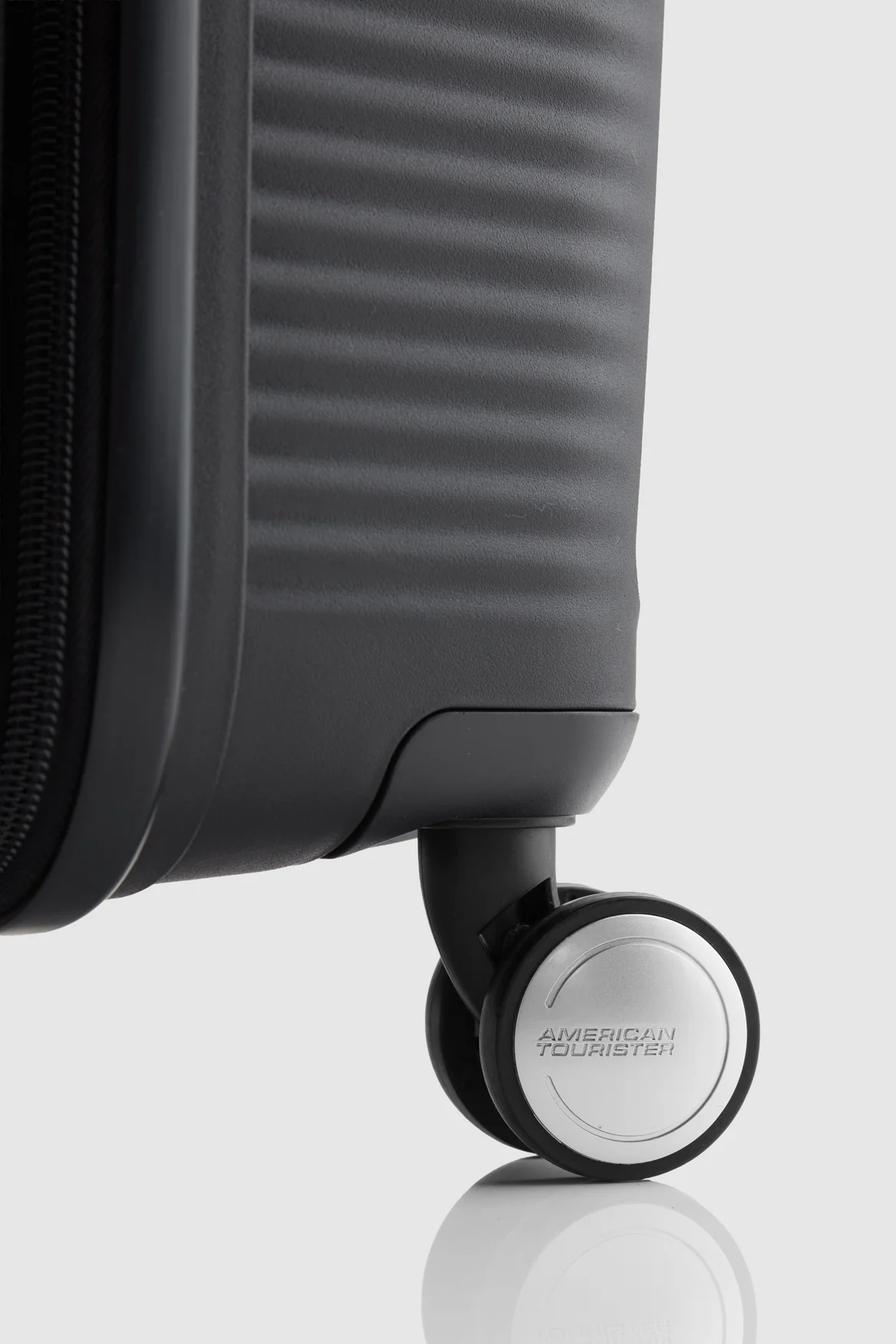 Curio 2 80cm Suitcase - Image 6