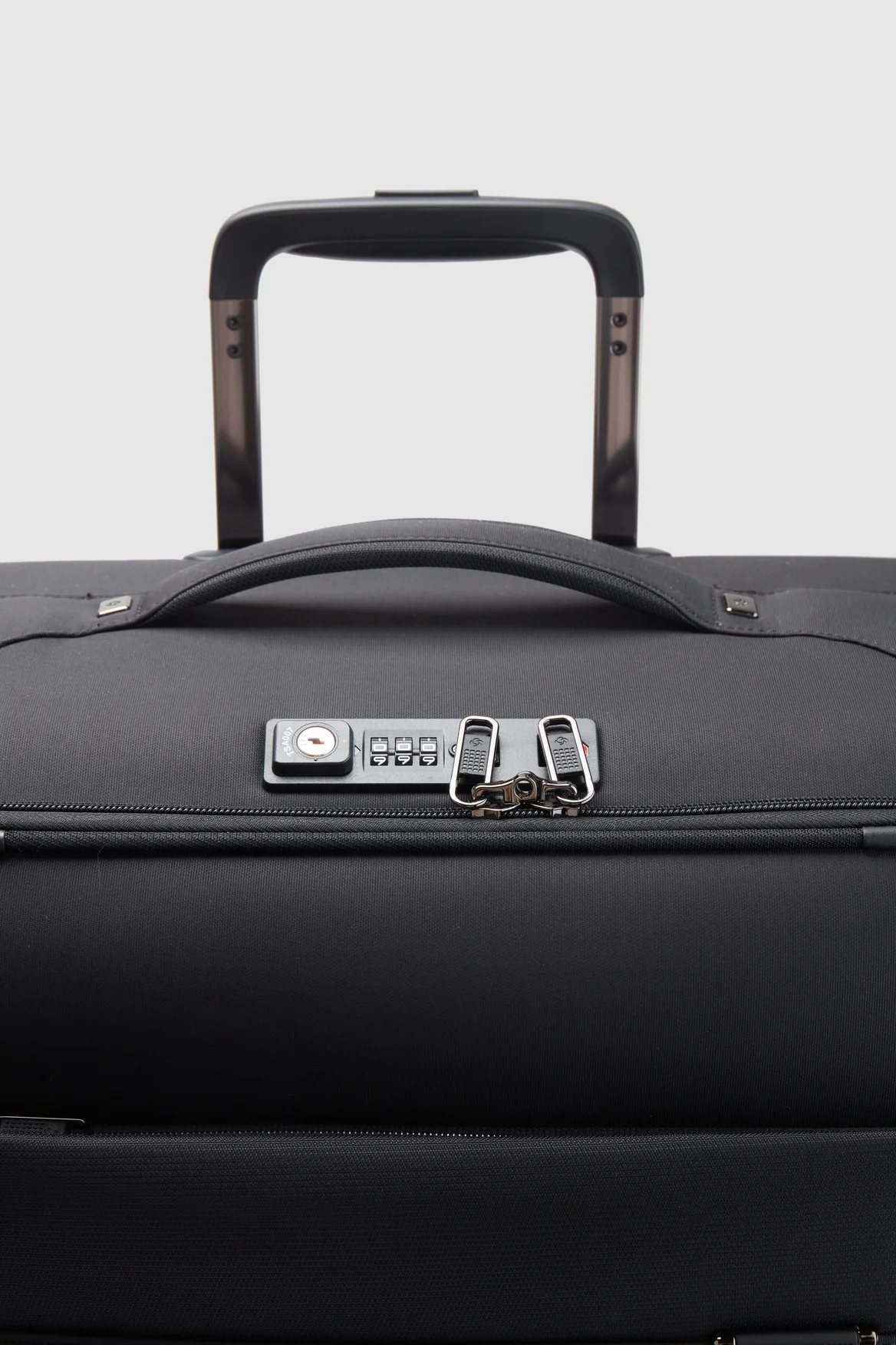Airea Check-In 67cm Suitcase - Image 7